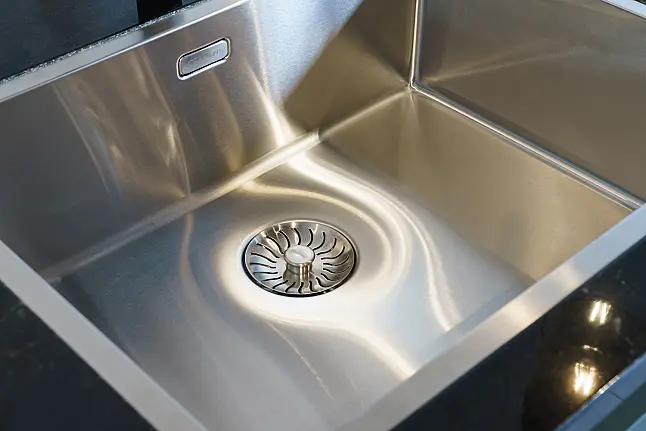 Elegante donkergroene L-keuken