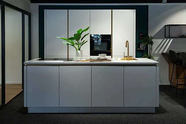 Alpin witte eilandkeuken