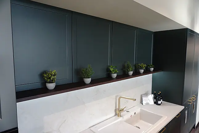 Black Green Seidenmatt