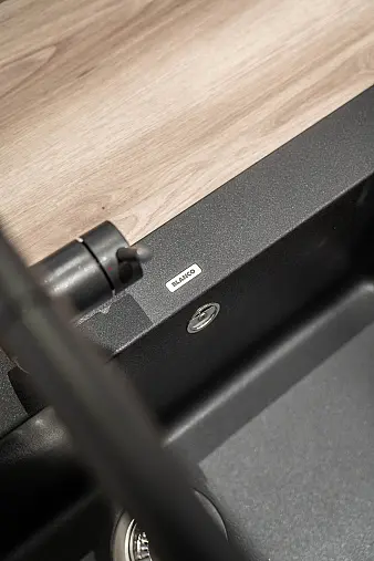 hochwertige Küche Ballerina Smart-Glas-satiniert-Karbonmetallic - MIELE-Geräte