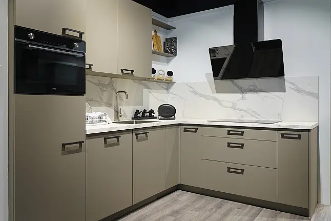 Laser taupe grijze hoekkeuken