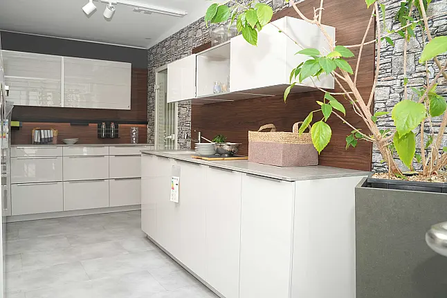 Moderne Design-Küche in satin Hochglanz Lack