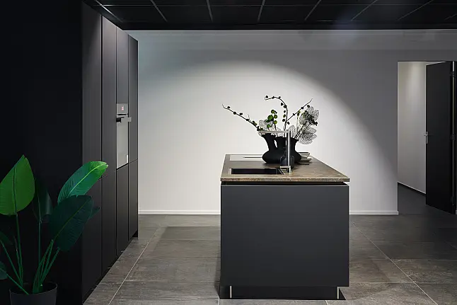 Flores Mercurio zwarte eilandkeuken