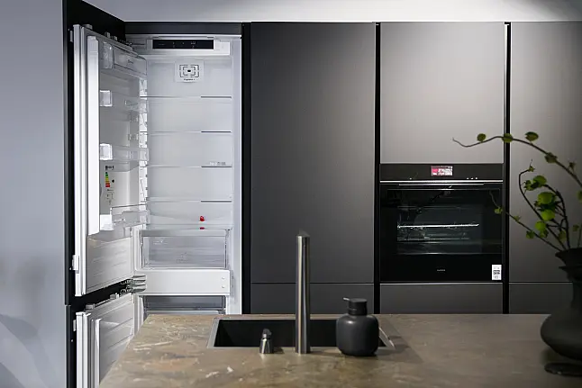 Flores Mercurio zwarte eilandkeuken