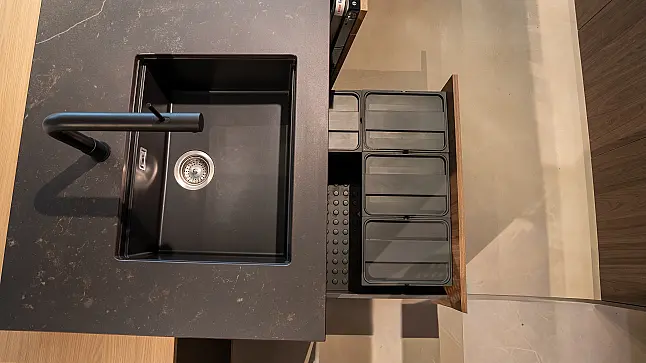 Design-Unikat | Antifingerprint Oberflächen &amp; Dekton-Keramikinsel – stark reduziert!
