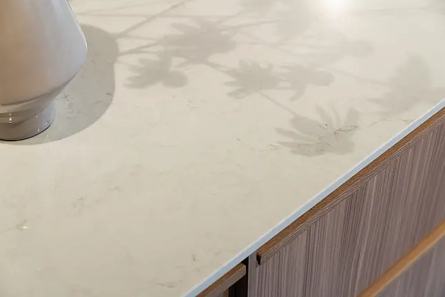 Noten lichte eilandkeuken