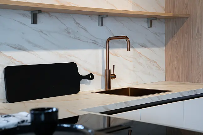 Alpin wit/Decor eiken hoekkeuken