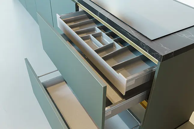 Easytouch mineraalgroene rechte keuken