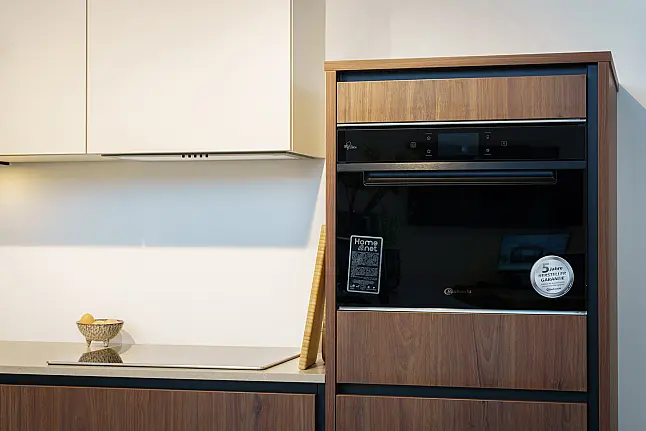 Noten bruine rechte keuken