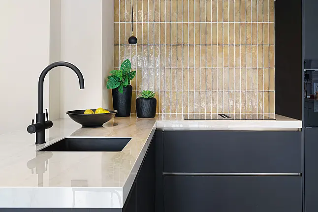 Fluweeleiken zwarte eilandkeuken