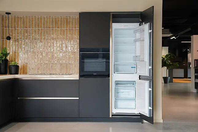 Fluweeleiken zwarte eilandkeuken