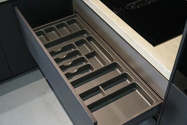 Fluweeleiken zwarte eilandkeuken