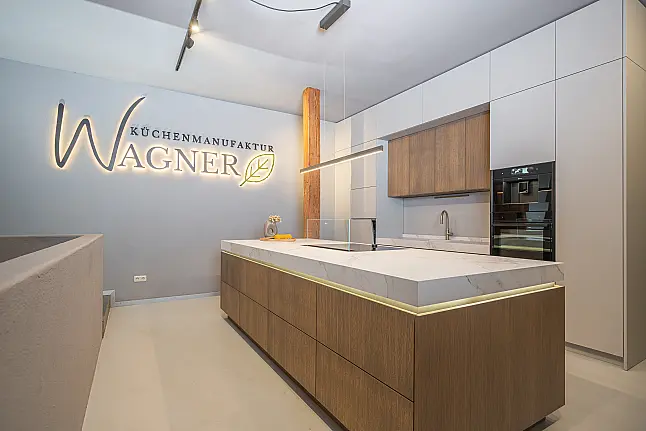 Einzigartiges Unikat mit edlem Holzfurnier, modernem Smartglas und eleganter SlimLine Arbeitsplatte!