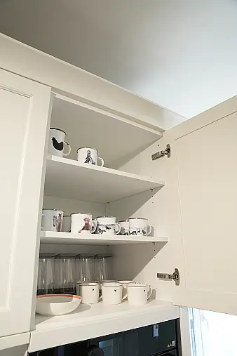 Landhausküche mit Massivholz - und Keramikarbeitsplatte