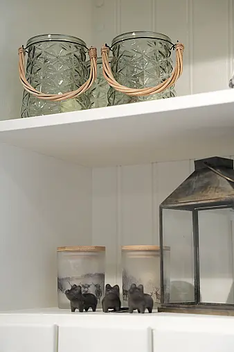 Landhausküche mit Massivholz - und Keramikarbeitsplatte