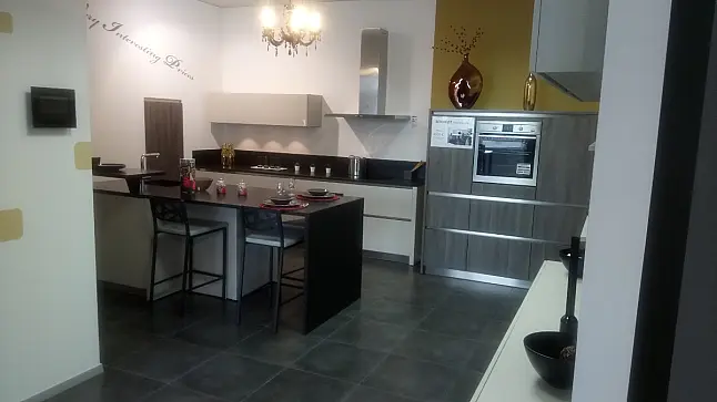 Moderne Grifflos Küche mit Wohnungsmöbeln