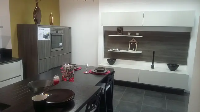 Moderne Grifflos Küche mit Wohnungsmöbeln