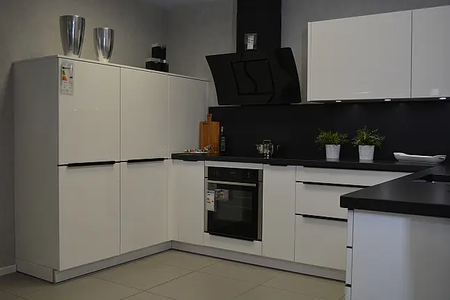 U-Küche mit Granit