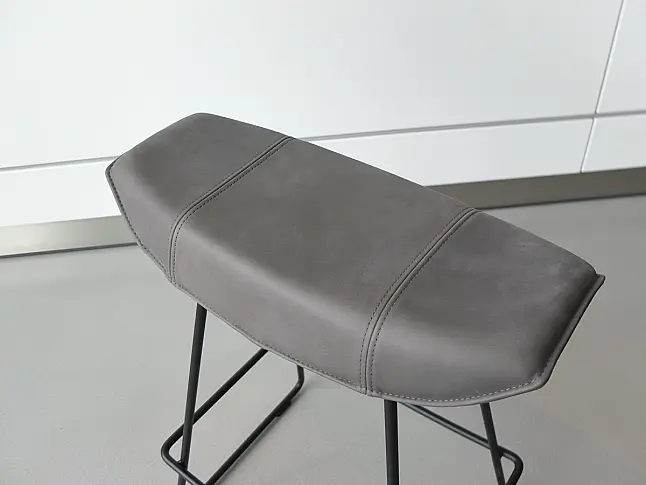 Freifrau Manufaktur Hocker Sitzhöhe 63 cm