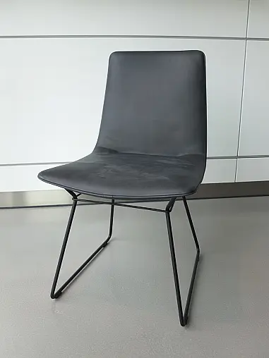 Freifrau Stuhl Amelie mit Metallgestell