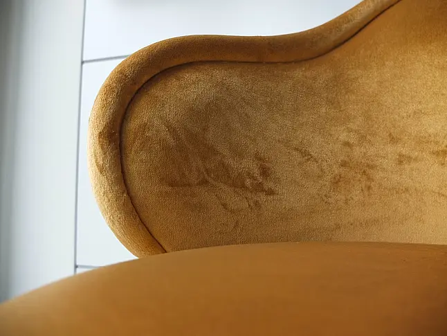 Freifrau Stuhl Ona mit Stoffbezug