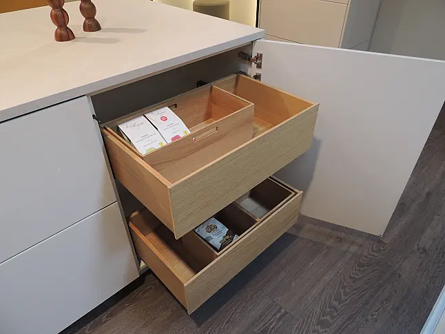 Rattana 8360 Gavi Eiche gebeizt mit Miele Geräten &amp; 4016 Smartglas