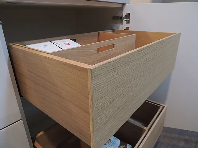 Rattana 8360 Gavi Eiche gebeizt mit Miele Geräten &amp; 4016 Smartglas