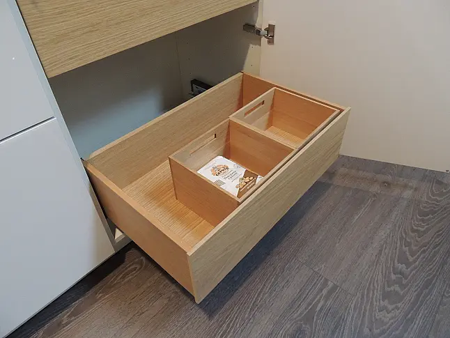 Rattana 8360 Gavi Eiche gebeizt mit Miele Geräten &amp; 4016 Smartglas