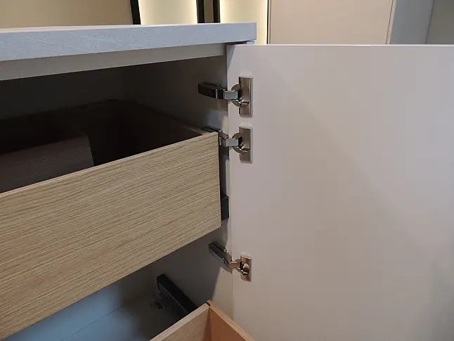 Rattana 8360 Gavi Eiche gebeizt mit Miele Geräten &amp; 4016 Smartglas