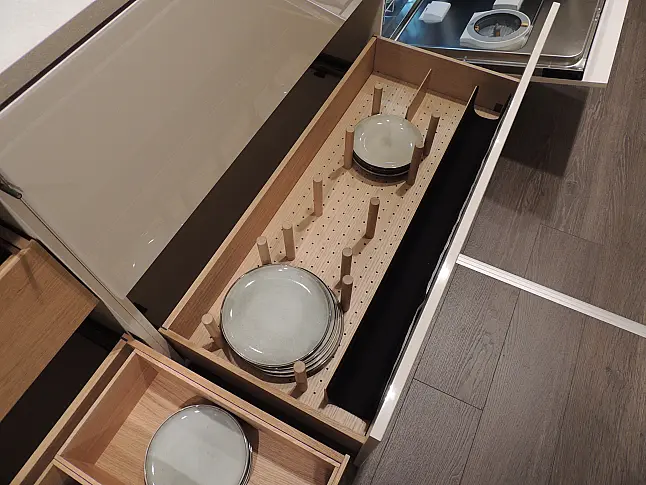 Rattana 8360 Gavi Eiche gebeizt mit Miele Geräten &amp; 4016 Smartglas