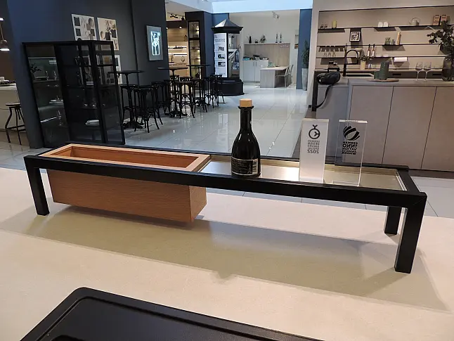Rattana 8360 Gavi Eiche gebeizt mit Miele Geräten &amp; 4016 Smartglas