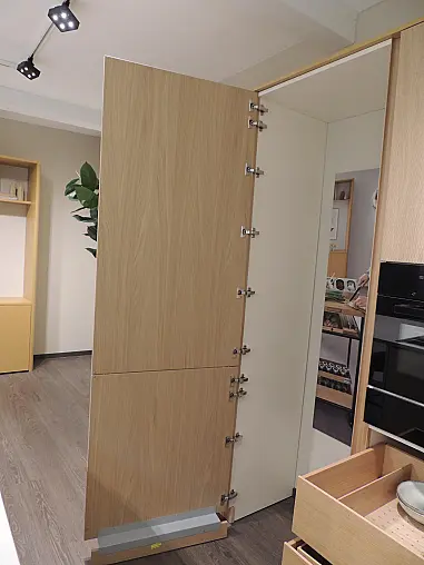 Rattana 8360 Gavi Eiche gebeizt mit Miele Geräten &amp; 4016 Smartglas