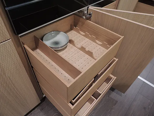 Rattana 8360 Gavi Eiche gebeizt mit Miele Geräten &amp; 4016 Smartglas