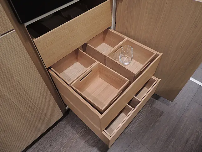 Rattana 8360 Gavi Eiche gebeizt mit Miele Geräten &amp; 4016 Smartglas