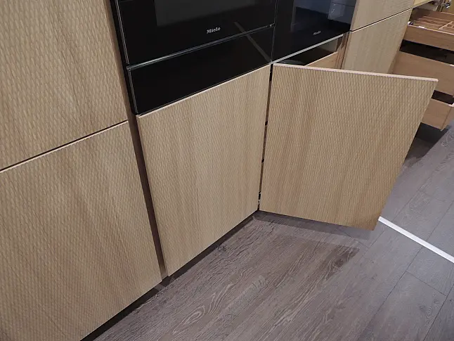 Rattana 8360 Gavi Eiche gebeizt mit Miele Geräten &amp; 4016 Smartglas