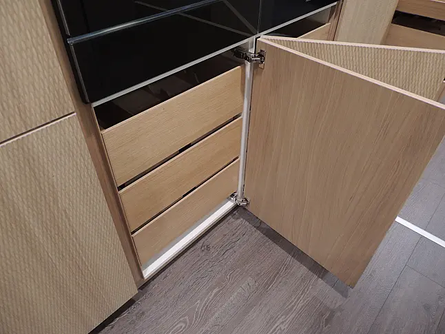 Rattana 8360 Gavi Eiche gebeizt mit Miele Geräten &amp; 4016 Smartglas
