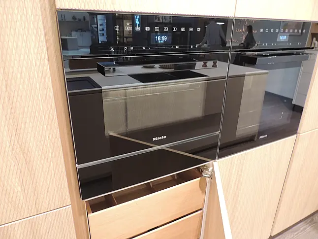 Rattana 8360 Gavi Eiche gebeizt mit Miele Geräten &amp; 4016 Smartglas