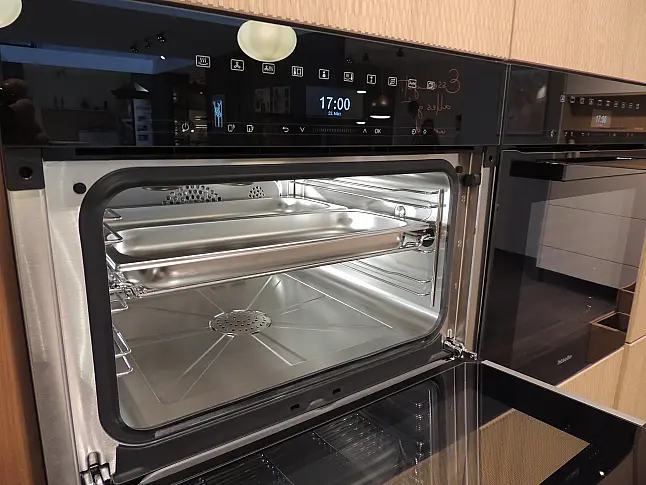 Rattana 8360 Gavi Eiche gebeizt mit Miele Geräten &amp; 4016 Smartglas