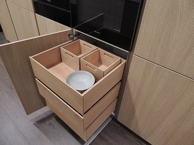 Rattana 8360 Gavi Eiche gebeizt mit Miele Geräten &amp; 4016 Smartglas