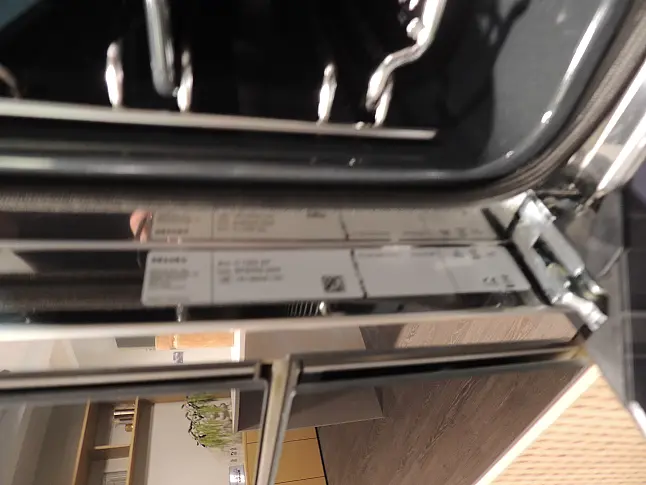 Rattana 8360 Gavi Eiche gebeizt mit Miele Geräten &amp; 4016 Smartglas