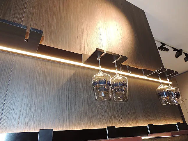 Ballerina Relingsystem mit LED Beleuchtung