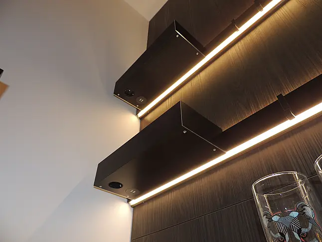 Ballerina Relingsystem mit LED Beleuchtung