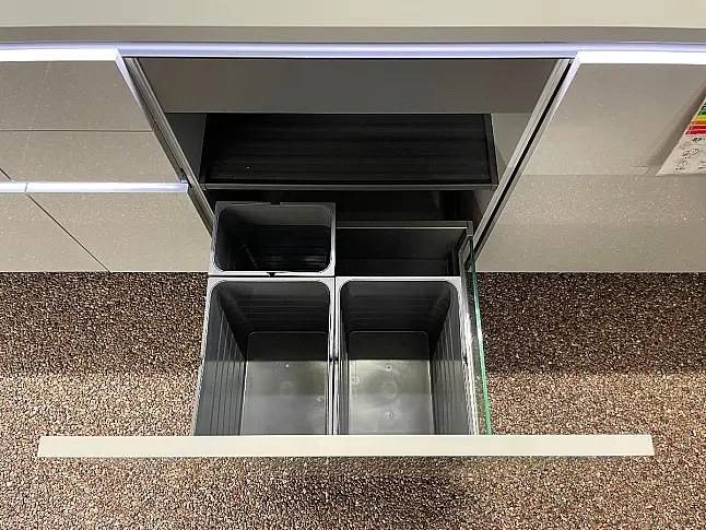 Grifflose moderne Planung mit LED Griffleistenbeleuchtung