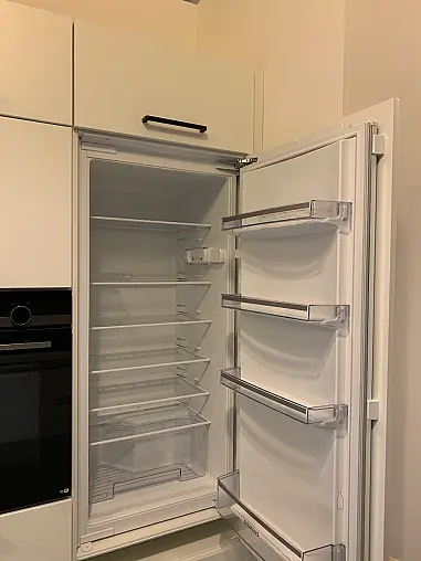 Mattlackschönheit mit vielen Auszügen