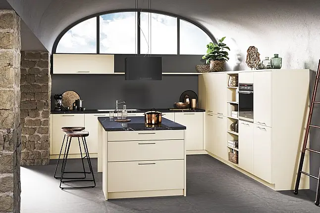 Concept 130  Uno crema magnolie Küche L-Form 3,679 x 3,666 Meter + Insel 1,81 x 1,026 Meter