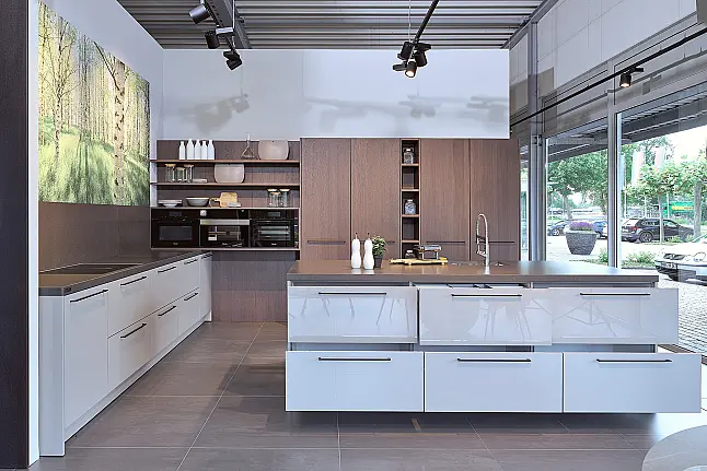 Koje 58 KL: Grote SieMatic keuken met composiet keukenbladen
