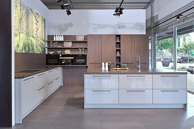 Koje 58 KL: Grote SieMatic keuken met composiet keukenbladen