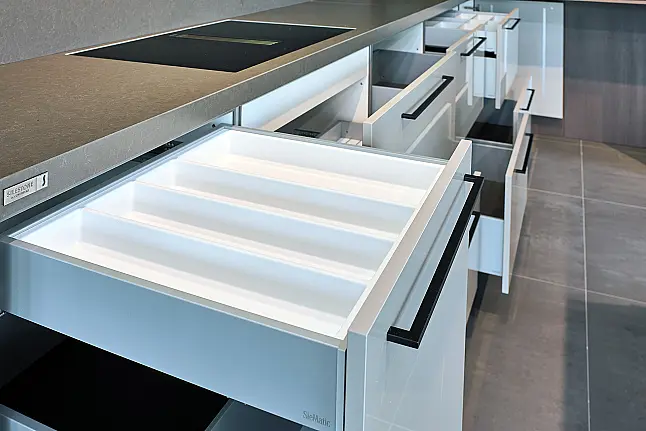 Koje 58 KL: Grote SieMatic keuken met composiet keukenbladen