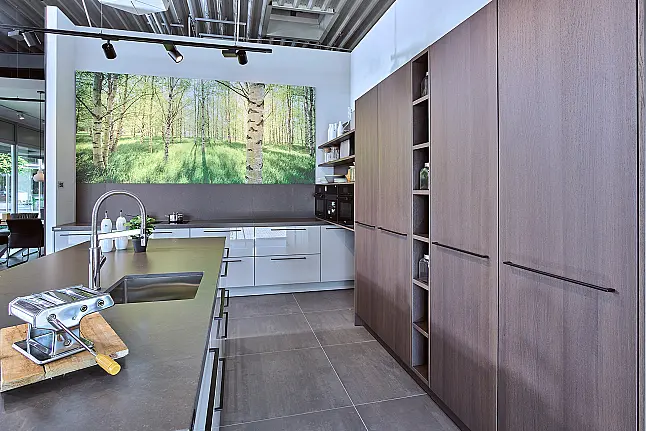 Koje 58 KL: Grote SieMatic keuken met composiet keukenbladen
