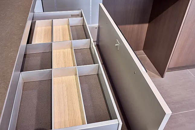 Koje 58 KL: Grote SieMatic keuken met composiet keukenbladen